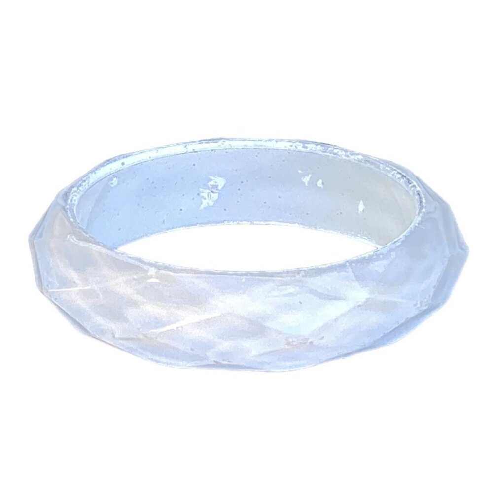 Vintage Chunky Honeycomb Faceted White Lucite Bangle Bracelet Optic Effect - Picture 5 of 6
